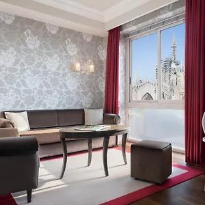 Sina De La 4*, Milano İtalya